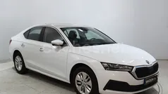 Blanco Usado 2024 Skoda Octavia Ambition Berlina | 25.800 € (Precio justo)