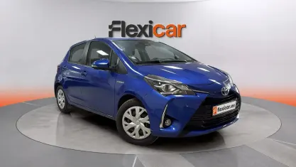 Usado Toyota Yaris Hybrid Active 100 CV (73 kW) 2020 Azul Berlina