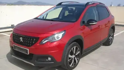 Usado Peugeot 2008 GT-line 130 CV (95 kW) 2019 Rojo SUV