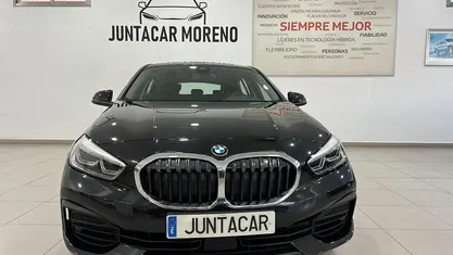 Usado BMW 116 Comfort Edition 116 CV (85 kW) 2021 Blanco Utilitario