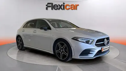 Usado Mercedes A200 151 CV (111 kW) 2021 Gris Berlina