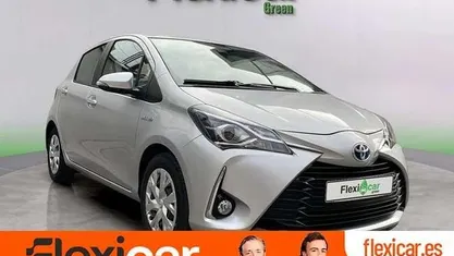 Usado Toyota Yaris Hybrid Active 100 CV (73 kW) 2019 Utilitario