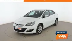 Blanco Usado 2015 Opel Astra Selective Berlina | 7699 € (Buen precio)