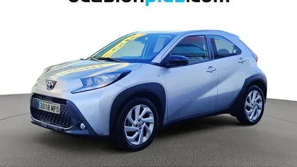 Gris Usado 2024 Toyota Aygo X Play SUV | 12.910 € (Precio justo)