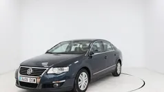 Azul Usado 2005 VW Passat Advance Berlina | 8400 €