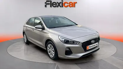 Usado Hyundai i30 GO! 95 CV (69 kW) 2018 Gris Utilitario