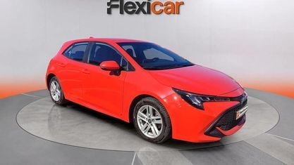 Usado Toyota Corolla Active 122 CV (89 kW) 2022 Rojo Berlina