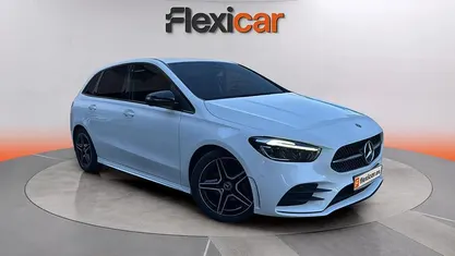 Usado Mercedes B200 150 CV (110 kW) 2023 Blanco Monovolumen