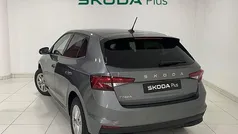 Gris Usado 2024 Skoda Fabia Selection Berlina | 18.900 € (Super precio)