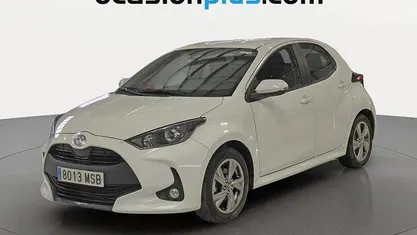 Usado 2024 Toyota Yaris Hybrid Active Utilitario | 16.864 € (Precio justo)
