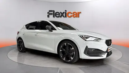 Usado Cupra Leon 150 CV (110 kW) 2023 Blanco Berlina