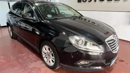 Usado Lancia Delta 105 HP (77 kW) 2012 Preto Citadino