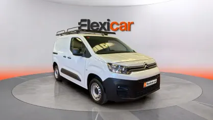 Usado Citroën Berlingo Live 102 CV (75 kW) 2022 Blanco Monovolumen