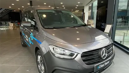 Usado Mercedes eCitan 89 kW (122 CV) 2024 Gris Familiar