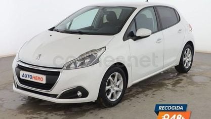 Käytetty Peugeot 208 Active 75 HP (55 kW) 2015 Valkoinen Viistoperä