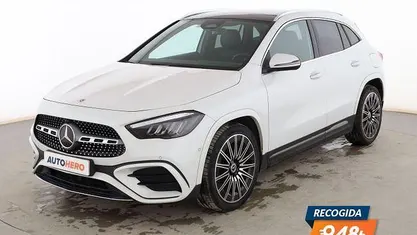 Usado Mercedes GLA200 AMG line 150 CV (110 kW) 2023 Blanco SUV