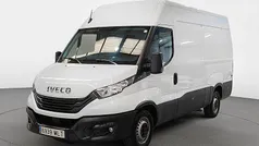 Blanco Usado 2023 Iveco Daily Berlina | 25.446 € (Precio justo)