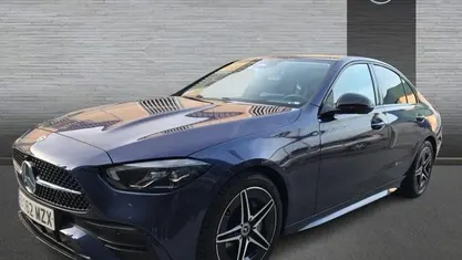 Usado 2025 Mercedes C220 AMG line Berlina | 48.900 € (Precio justo)