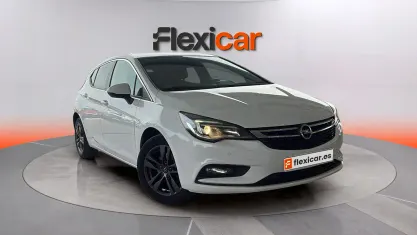 Usado Opel Astra S 110 CV (80 kW) 2019 Blanco Berlina
