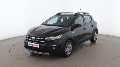 Usado Dacia Sandero Comfort 91 CV (66 kW) 2022 Negro Utilitario