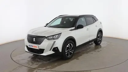 Usado Peugeot 2008 Allure 131 CV (96 kW) 2022 Blanco SUV