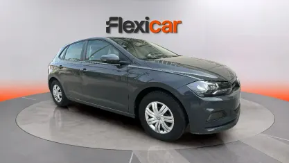 Usado VW Polo Advance 75 CV (55 kW) 2018 Gris Utilitario