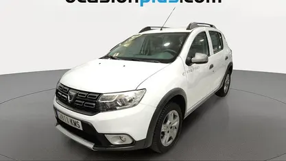 Usado Dacia Sandero Stepway 90 CV (66 kW) 2018 Blanco Utilitario