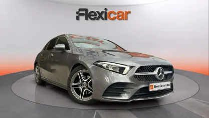 Usado Mercedes A180 116 CV (85 kW) 2019 Gris Berlina