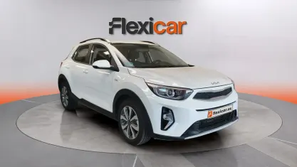 Usado Kia Stonic 84 CV (61 kW) 2022 Blanco SUV