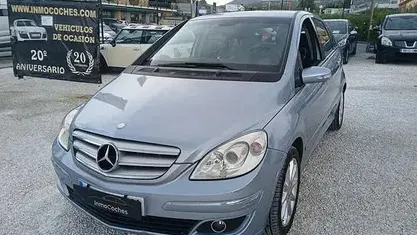 Usado Mercedes B180 109 CV (80 kW) 2008 Azul Monovolumen
