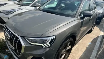 Usado Audi Q3 Advanced 150 CV (110 kW) 2020 Gris SUV