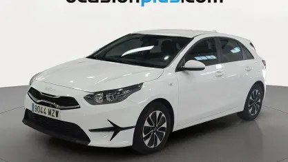 Usado Kia Ceed 101 CV (74 kW) 2025 Blanco Utilitario