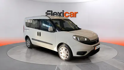 Usado Fiat Doblò Easy 95 CV (69 kW) 2016 Blanco Monovolumen