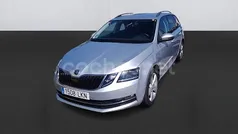 Gris / plata Usado 2020 Skoda Octavia Ambition Familiar | 19.000 € (Precio justo)