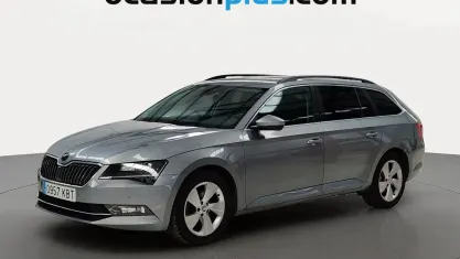Usado Skoda Superb Ambition 120 CV (88 kW) 2017 Gris Familiar