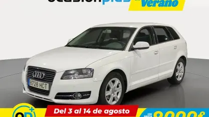 Usado Audi A3 Sportback Attraction 105 CV (77 kW) 2011 Blanco Utilitario