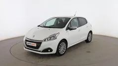 Usado 2019 Peugeot 208 Signature Sky Utilitario | 9199 € (Precio justo)