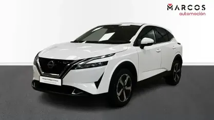 Usado Nissan Qashqai N-Connecta 158 CV (116 kW) 2023 Blanco everest (solido) negro SUV