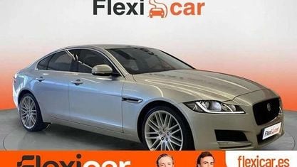 Używany Jaguar XF Portfolio 180 KM (132 kW) 2017 Szary Sedan/Limuzyna