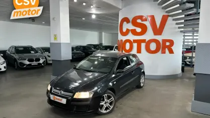 Usado Fiat Stilo Dynamic 120 CV (88 kW) 2003 Negro Utilitario