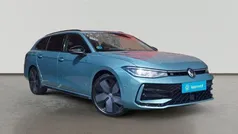 Verde Usado 2024 VW Passat R-line Familiar | 43.490 €