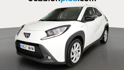 Usado 2023 Toyota Aygo X Play SUV | 14.319 € (Precio justo)