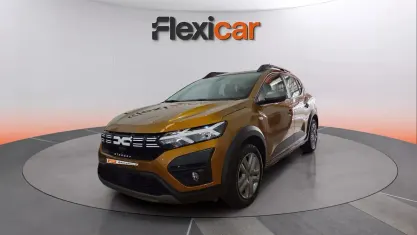 Usado Dacia Sandero Essentiel 91 CV (66 kW) 2023 Naranja Berlina