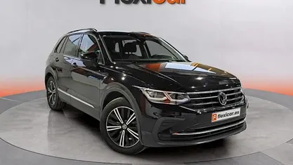 Negro Usado 2021 VW Tiguan Life SUV | 22.790 € (Super precio)