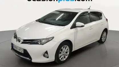 Usado Toyota Auris Active 132 CV (97 kW) 2013 Blanco Utilitario