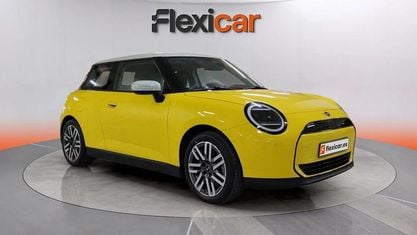 Nieuw Mini Cooper 136 kW (186 PK) 2025 Geel Hatchback