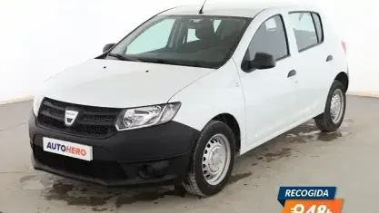 Usado Dacia Sandero Base 75 CV (55 kW) 2015 Blanco Berlina