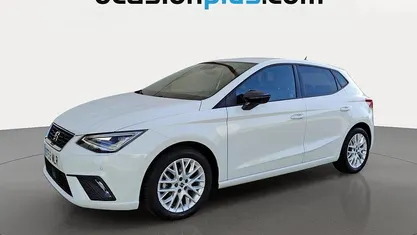 Usado Seat Ibiza FR 110 CV (80 kW) 2023 Blanco Utilitario