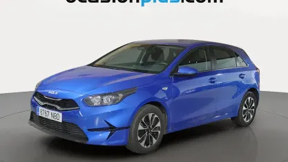 Usado Kia Ceed 101 CV (74 kW) 2025 Azul Utilitario