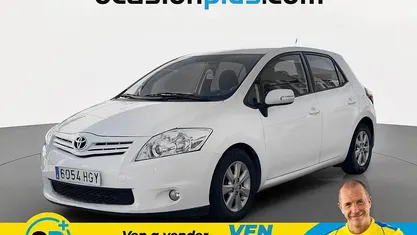 Usado Toyota Auris Active 90 CV (66 kW) 2011 Blanco Utilitario